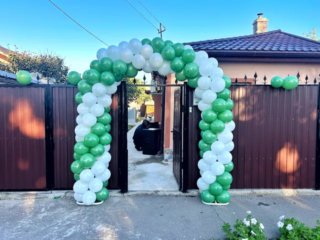 Decoruri pentru botez și majorat — Just Roses