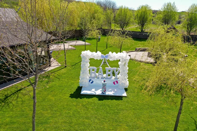 Decoruri pentru botez și majorat — Just Roses