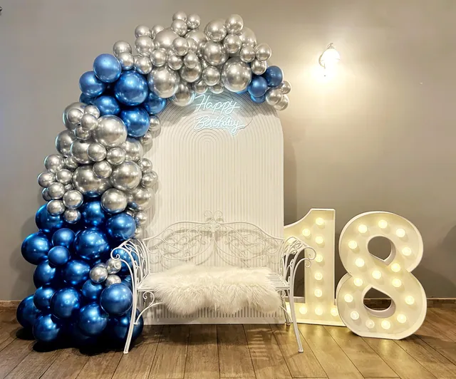 Decoruri pentru botez și majorat — Just Roses