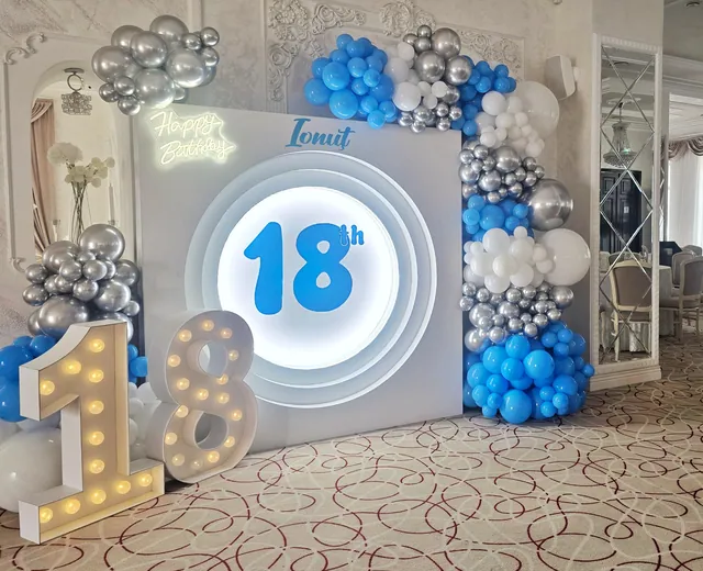 Decoruri pentru botez și majorat — Just Roses