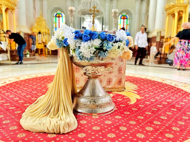 Decoruri pentru botez și majorat — Just Roses