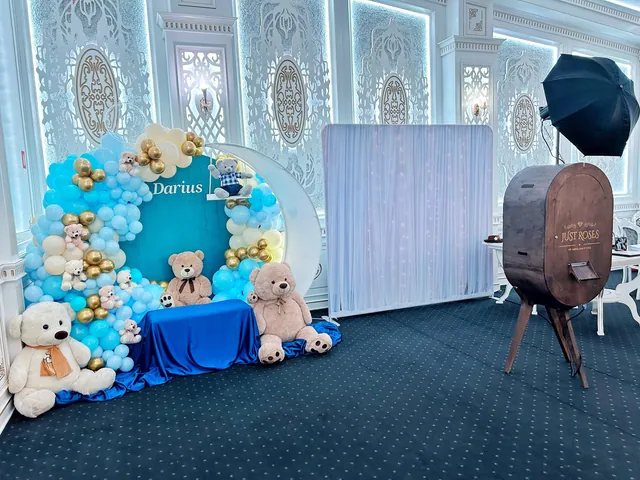 Decoruri pentru botez și majorat — Just Roses