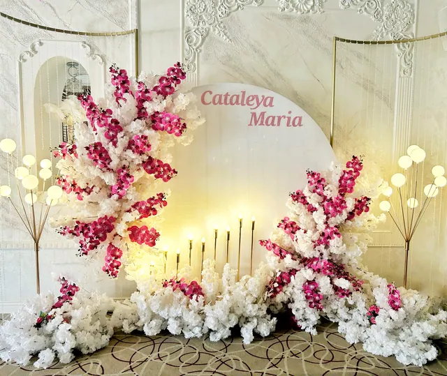 Decoruri pentru botez și majorat — Just Roses