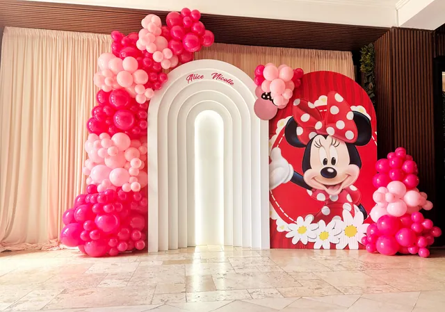 Decoruri pentru botez și majorat — Just Roses