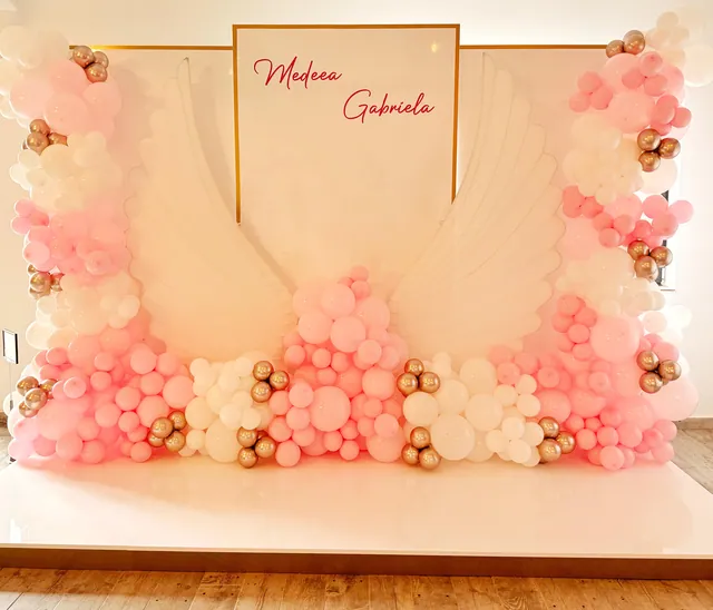 Decoruri pentru botez și majorat — Just Roses