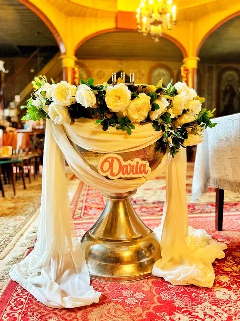 Decoruri pentru botez și majorat — Just Roses