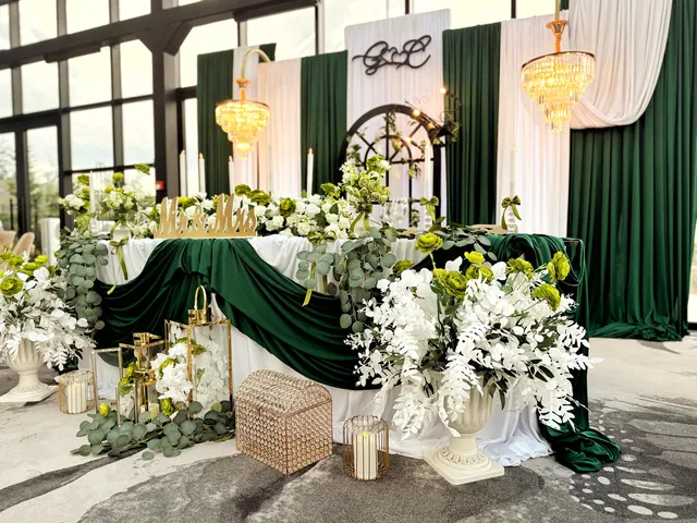 Decoruri florale de nuntă — Just Roses