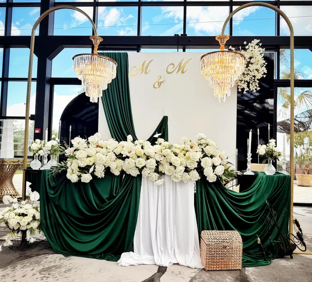 Decoruri florale de nuntă — Just Roses