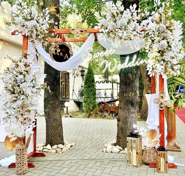 Decoruri florale de nuntă — Just Roses